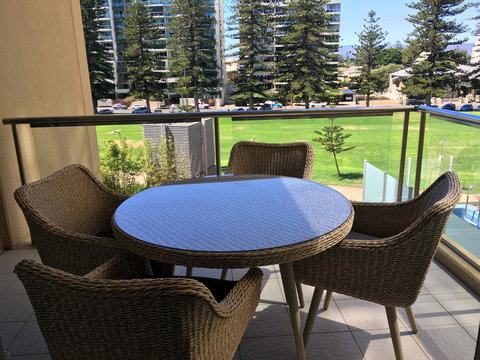 Beachside Luxury Apartments One & Two Bedroom In Beachfront Oaks Pier Building - Perth Resorts 25