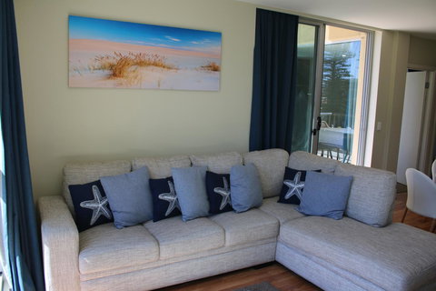 Beachside Luxury Apartments One & Two Bedroom In Beachfront Oaks Pier Building - Perth Resorts 14