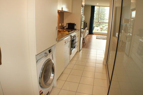 Beachside Luxury Apartments One & Two Bedroom In Beachfront Oaks Pier Building - Perth Resorts 6