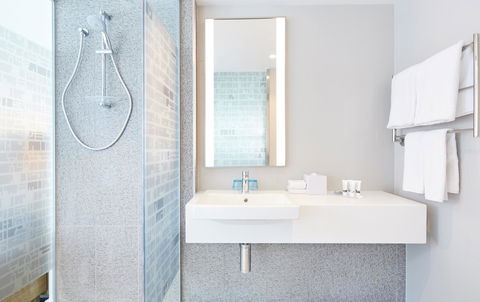 Holiday Inn Express Adelaide City Centre, An IHG Hotel - Perth Resorts 4