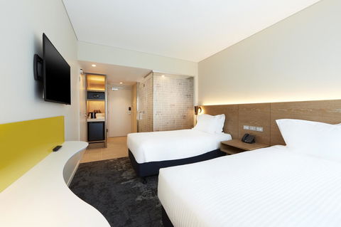 Holiday Inn Express Adelaide City Centre, An IHG Hotel - Perth Resorts 5