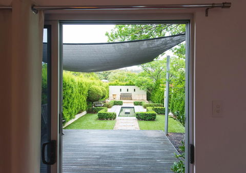 S T U D I O 22 Peaceful Retreat With Garden Views - Accommodation Perth 12