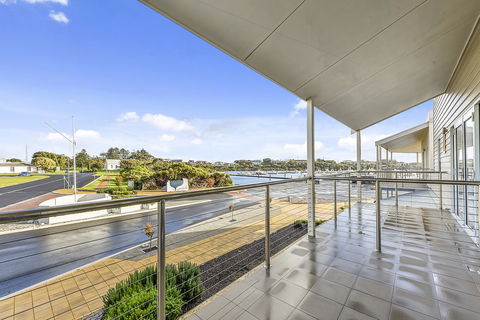 Aloha Waterfront Properties - Perth Resorts 23