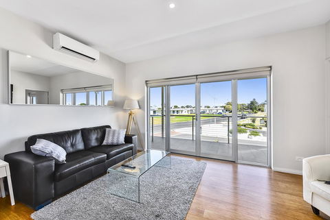 Aloha Waterfront Properties - Perth Resorts 26
