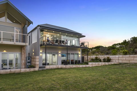 Aloha Waterfront Properties - Perth Resorts 2