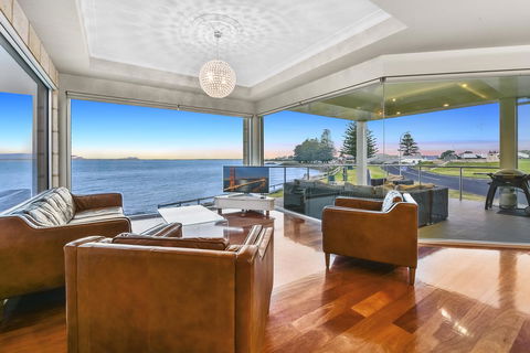 Aloha Waterfront Properties - Perth Resorts 4