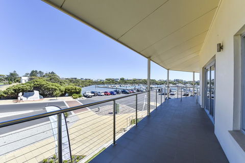 Aloha Waterfront Properties - Perth Resorts 10