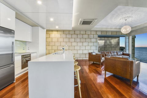 Aloha Waterfront Properties - Perth Resorts 22
