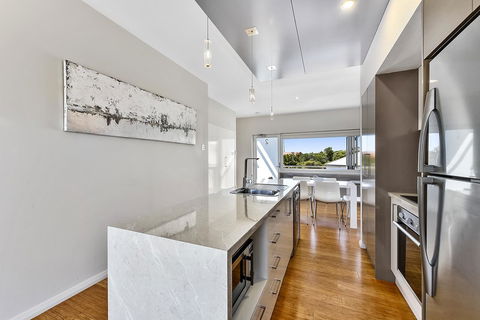 Aloha Waterfront Properties - Perth Resorts 25