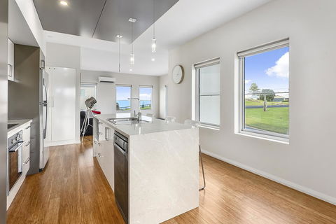 Aloha Waterfront Properties - Perth Resorts 6