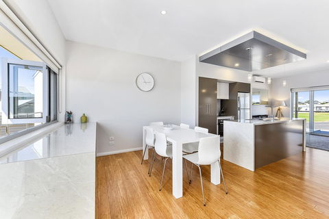 Aloha Waterfront Properties - Perth Resorts 28