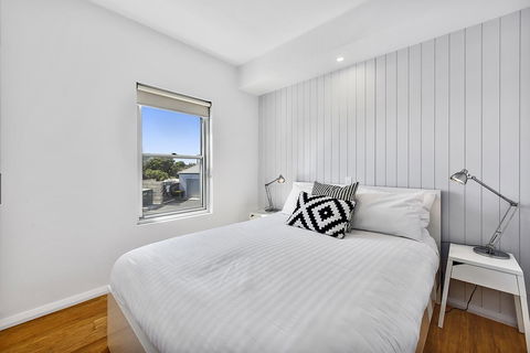 Aloha Waterfront Properties - Perth Resorts 19