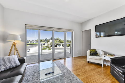 Aloha Waterfront Properties - Perth Resorts 29