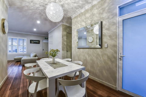 Aloha Central Luxury Apartments - Perth Resorts 9