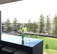 Beachside Luxury getaway in Glenelg - Perth Resorts