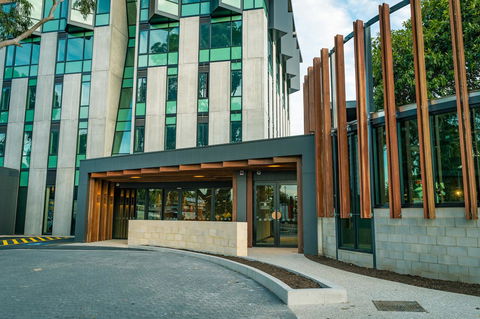 Marion Hotel - Accommodation Perth 0