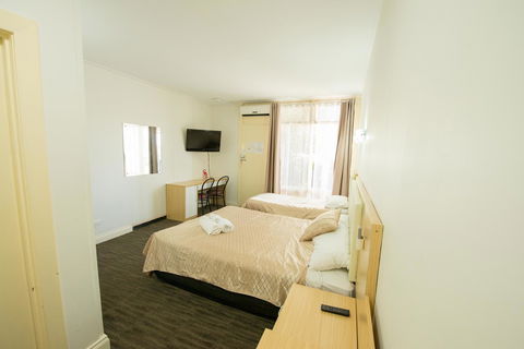 Jacksons Motor Inn - Accommodation Perth 17