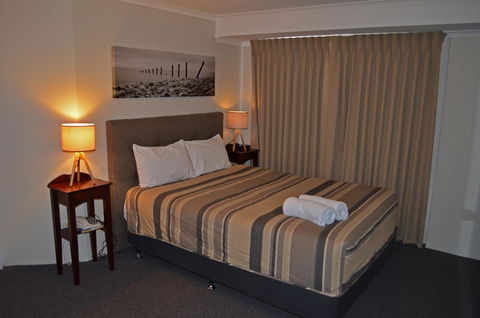 Arkana Motor Inn & Terrace Apartments - Accommodation Perth 1