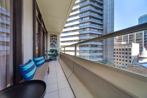 York Apartments On Grenfell - Accommodation Perth 11
