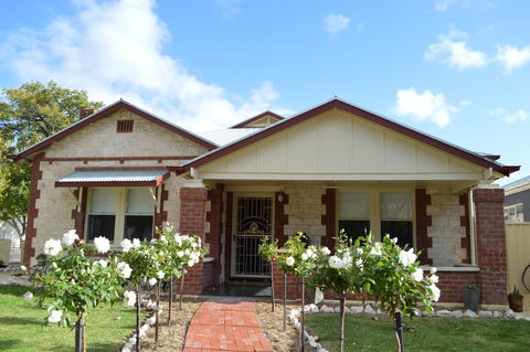 Two Cow Cottage Bed & Breakfast - Accommodation Perth 1