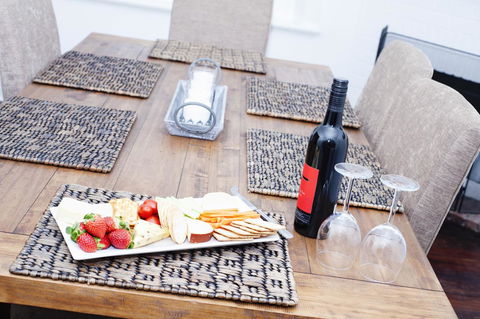 Two Cow Cottage Bed & Breakfast - Accommodation Perth 8