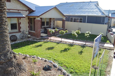 Two Cow Cottage Bed & Breakfast - Accommodation Perth 18
