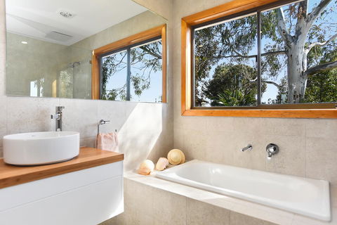 Port Of Call - Port Willunga - C21 SouthCoast Holidays - Perth Resorts 8