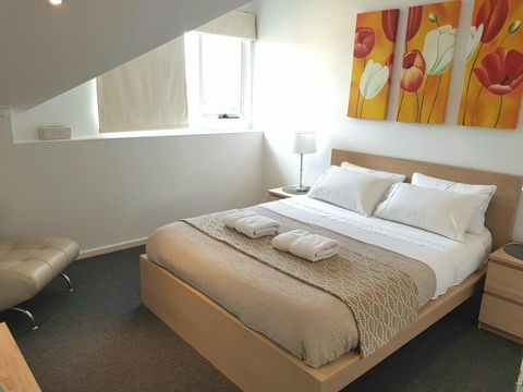Spacious 4 BR And 2 Bathrooms City Apartment - Accommodation Perth 4