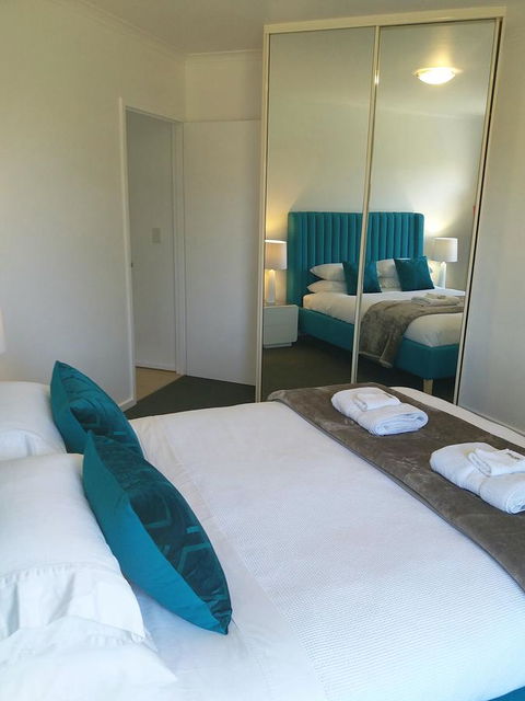 Spacious 4 BR And 2 Bathrooms City Apartment - Accommodation Perth 15