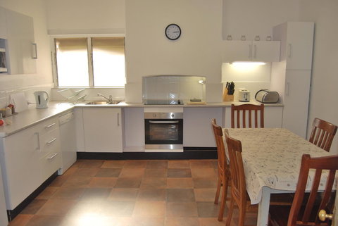 Jacaranda Cottage - Accommodation Perth 3