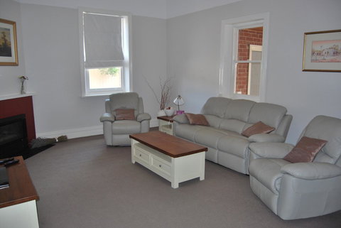 Jacaranda Cottage - Accommodation Perth 6