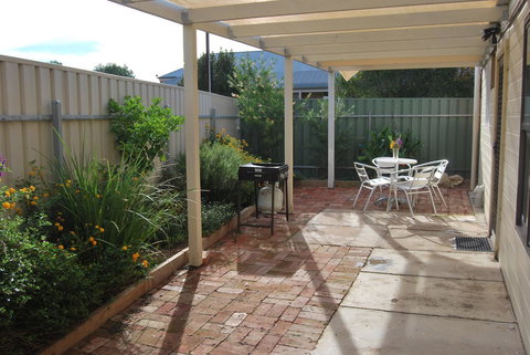 Jacaranda Cottage - Accommodation Perth 5
