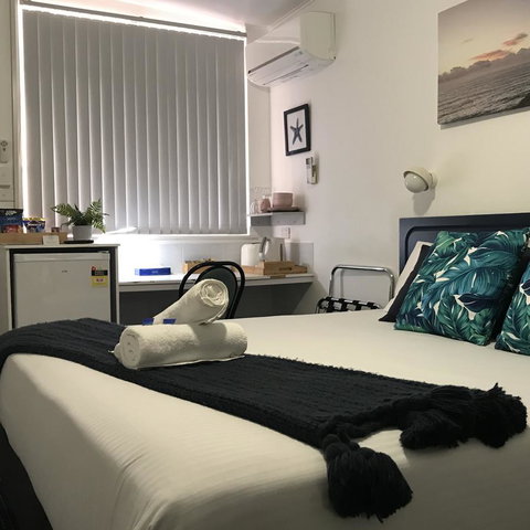 OCEAN BREEZE MOTEL - Accommodation Perth 1