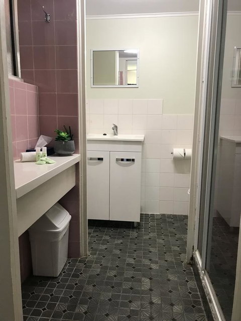OCEAN BREEZE MOTEL - Accommodation Perth 14