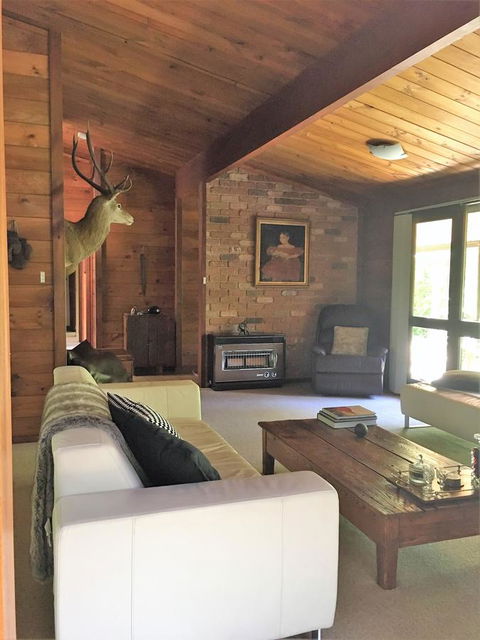Hilltop - Accommodation Perth 4
