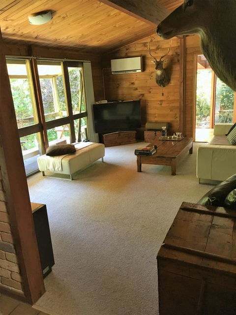 Hilltop - Accommodation Perth 3