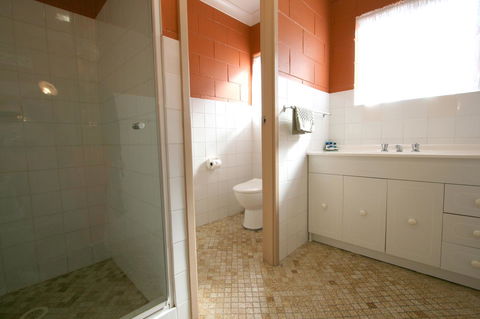 Lake Edge Apartments - Perth Resorts 9