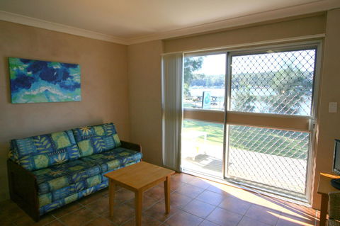 Lake Edge Apartments - Perth Resorts 11