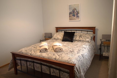 Lazy Days Cottage - Victor Harbor - Accommodation Perth 3