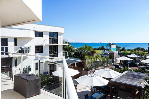 Bayview Beachfront Apartments, In Town Right On The Beach - Accommodation Perth 15
