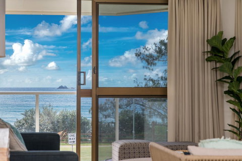 Bayview Beachfront Apartments, In Town Right On The Beach - Accommodation Perth 29