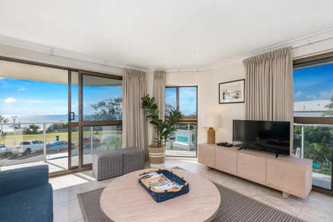 Bayview Beachfront Apartments, In Town Right On The Beach - Accommodation Perth 36