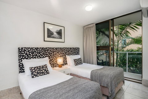 Bayview Beachfront Apartments, In Town Right On The Beach - Accommodation Perth 39