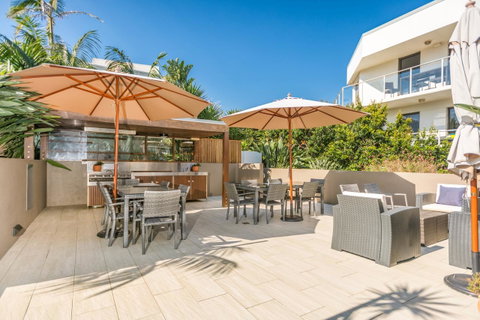 Bayview Beachfront Apartments, In Town Right On The Beach - Accommodation Perth 9