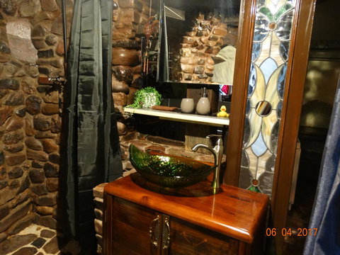 Di's Place - Perth Resorts 14