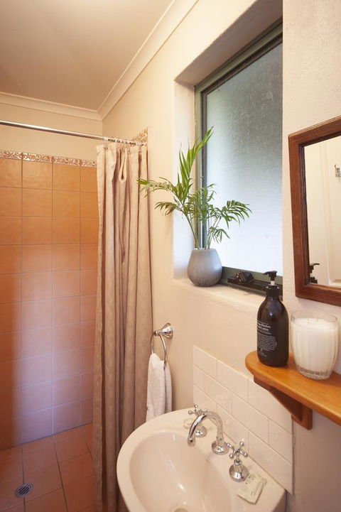 Angaston Saleyards Luxury Accommodation - Perth Resorts 10