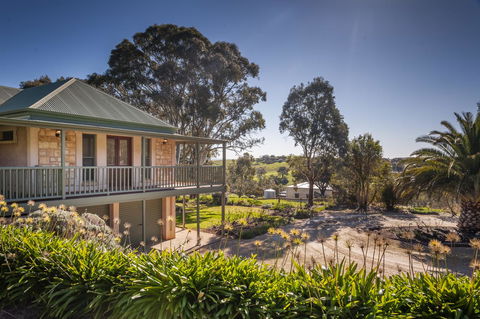Angaston Saleyards Luxury Accommodation - Perth Resorts 32