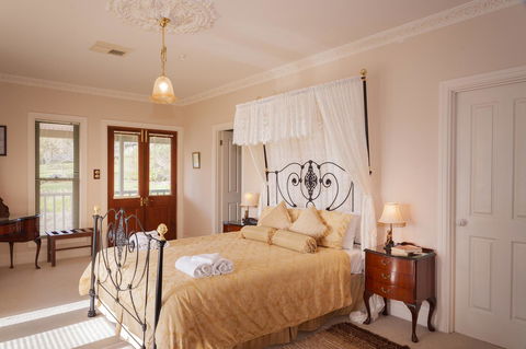 Angaston Saleyards Luxury Accommodation - Perth Resorts 6