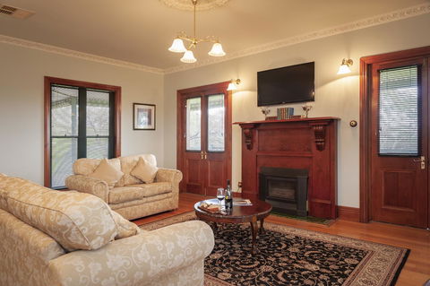 Angaston Saleyards Luxury Accommodation - Perth Resorts 25