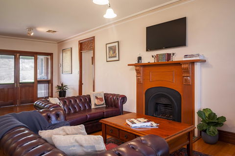 Angaston Saleyards Luxury Accommodation - Perth Resorts 24